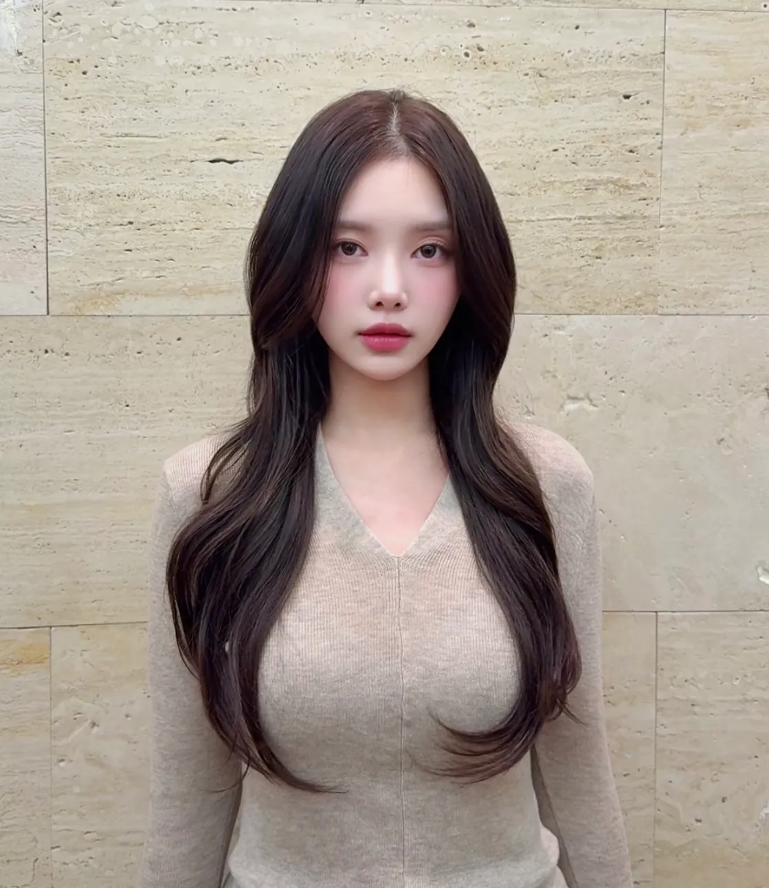 Long layered cut with a dark brown tone · RARIEN Gangnam